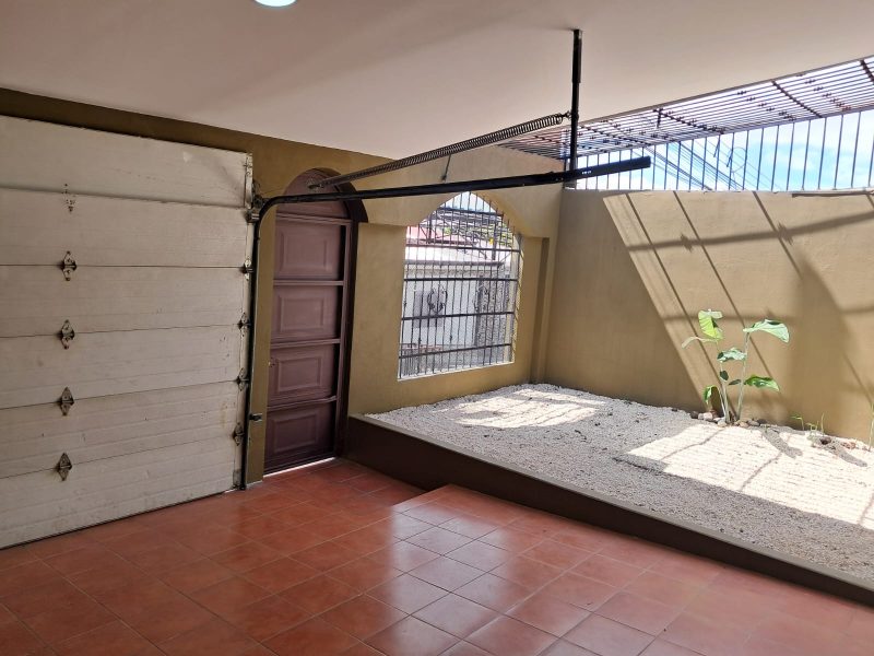 🏠 Casa en Tres Ríos, Residencial Estancia Antigua.