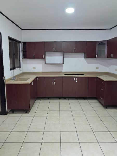 🏠 Casa en Tres Ríos, Residencial Estancia Antigua.