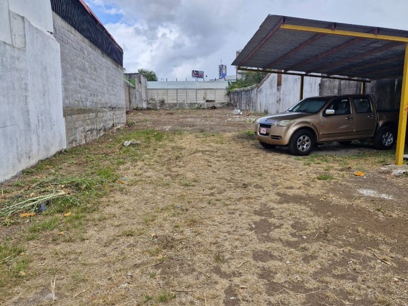 ¡SE VENDE LOTE PLANO EN YOSES SUR, ZAPOTE!